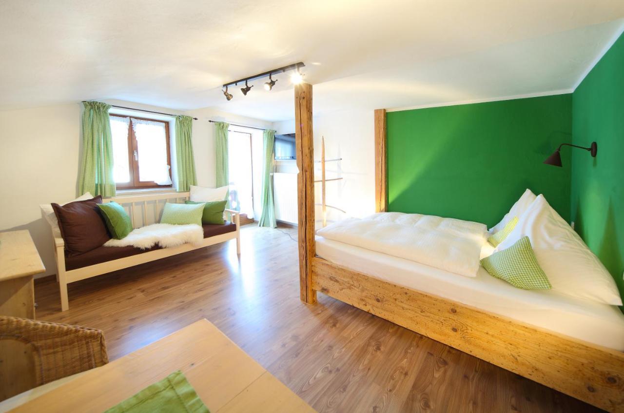 Gaestehaus Ostler ไกรน์เนา ภายนอก รูปภาพ
