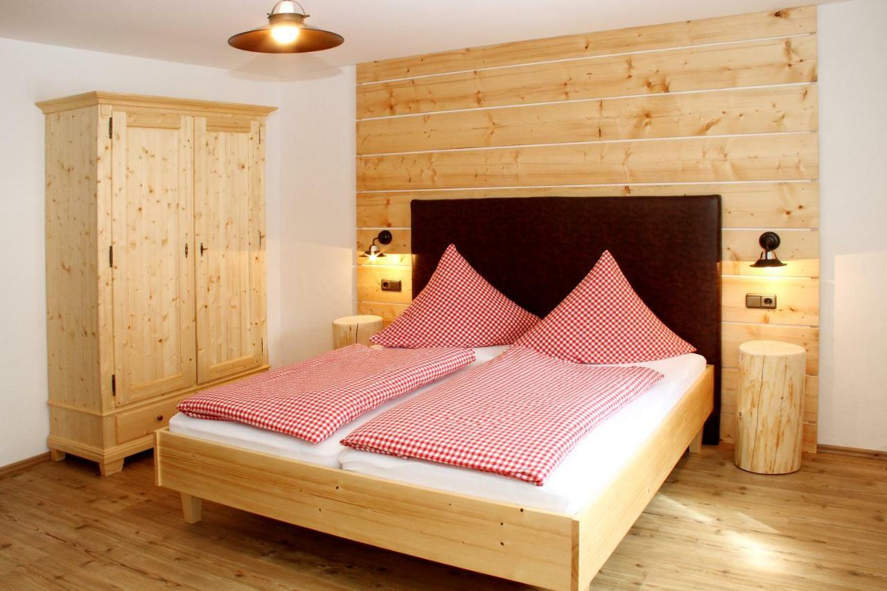 Gaestehaus Ostler ไกรน์เนา ภายนอก รูปภาพ